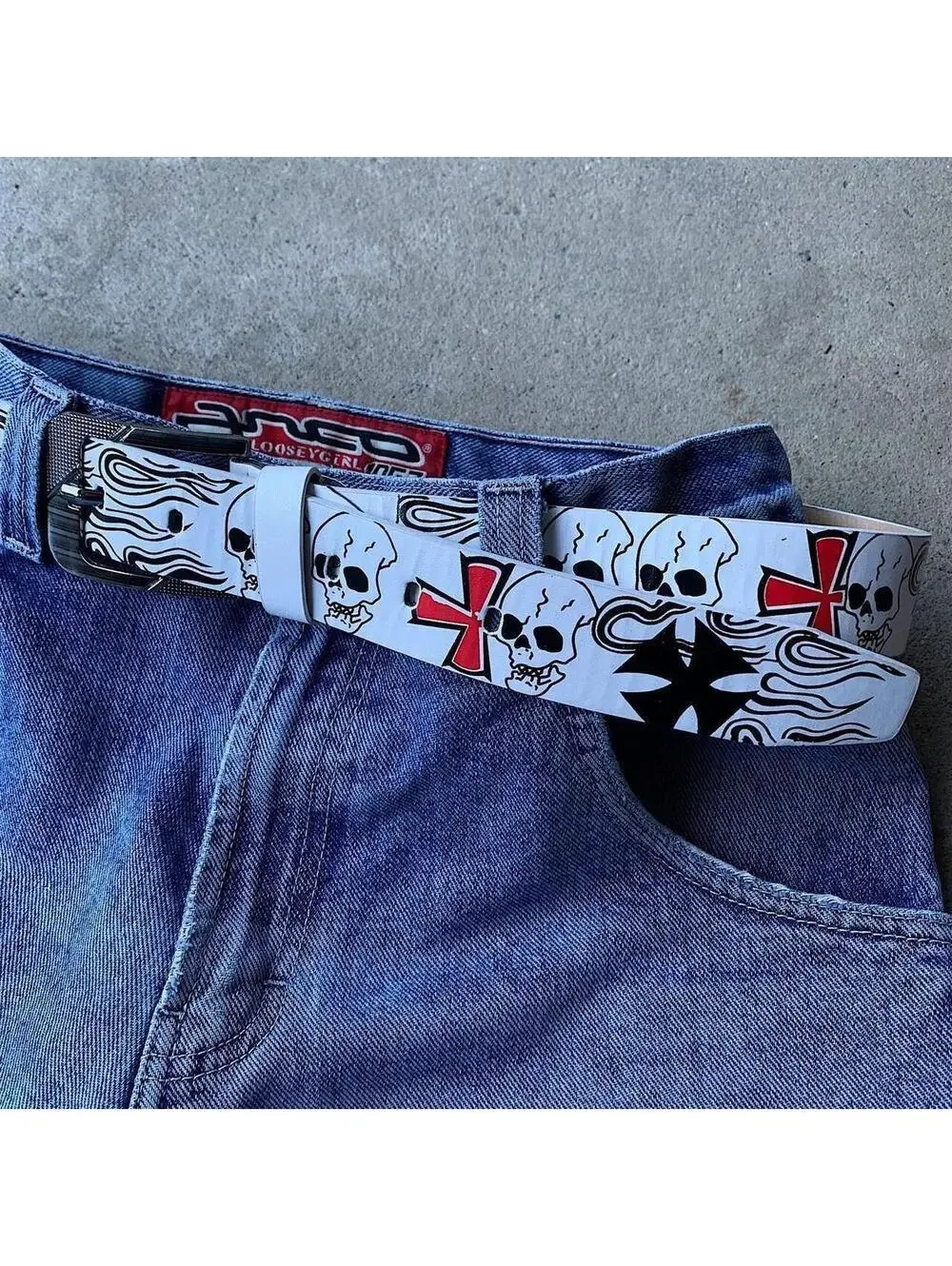 Y2k Cyber 2000s style skull grunge emo white and silver belt. Fits a 33.5-39